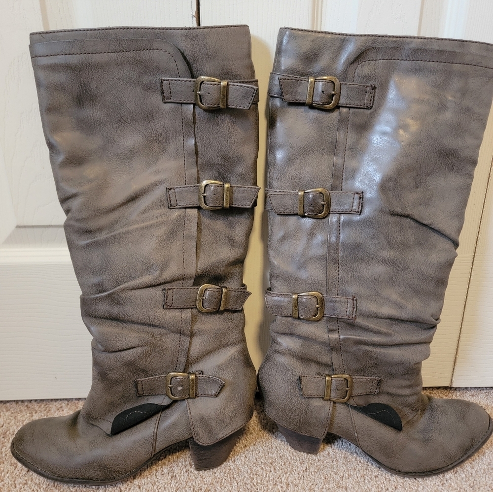 EUC Jellypop Margo Distressed Boots, Size 9 with 3" heel